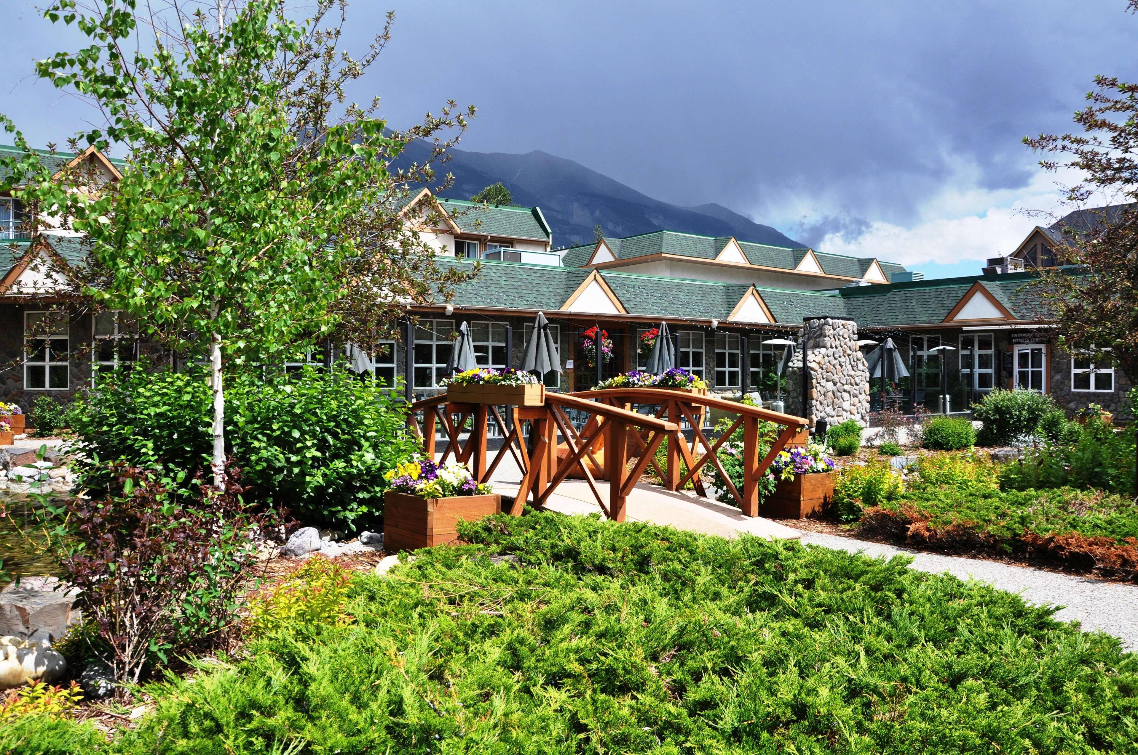 Coast Canmore Hotel & Conference Centre Exterior photo