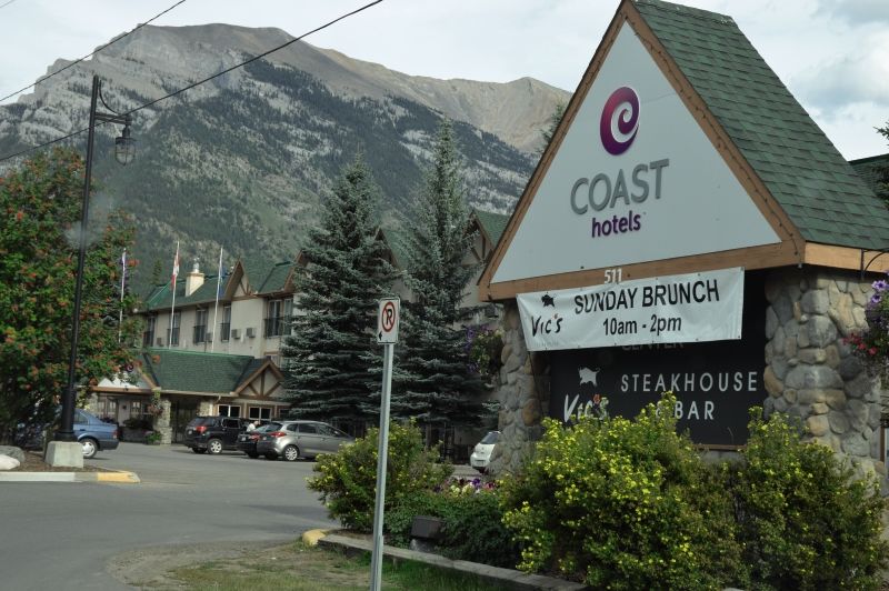 Coast Canmore Hotel & Conference Centre Exterior photo