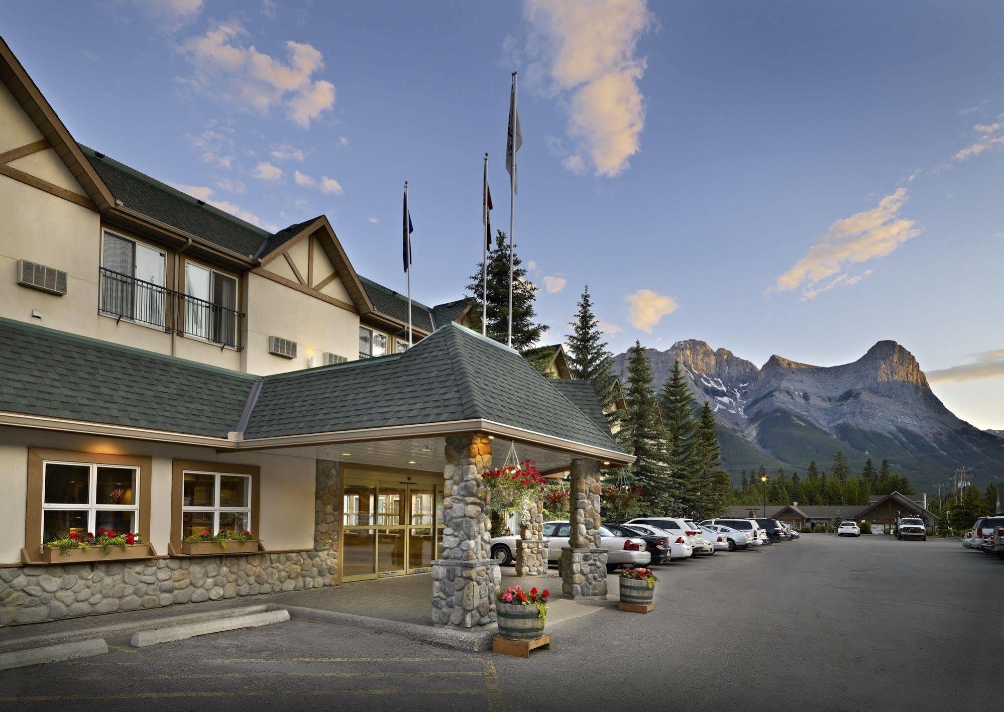 Coast Canmore Hotel & Conference Centre Exterior photo